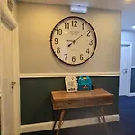 Darlington Arms By The Airport - Free Parking - Bar & Food Inn