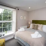 Darlington Arms By The Airport - Free Parking - Bar & Food Inn
