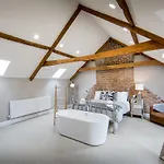 Darlington Arms By The Airport - Free Parking - Bar & Food Redhill (Somerset)