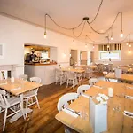 Darlington Arms By The Airport - Free Parking - Bar & Food Inn 4*