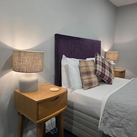 Darlington Arms By The Airport - Free Parking - Bar & Food Redhill (Somerset)