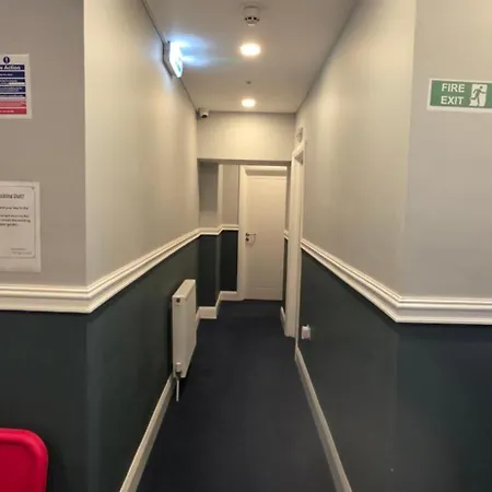 Inn Darlington Arms By The Airport - Free Parking - Bar & Food 4*