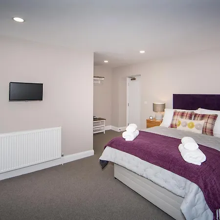 Darlington Arms By The Airport - Free Parking - Bar & Food 4* Redhill