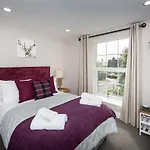 Darlington Arms By The Airport - Free Parking - Bar & Food