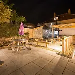 Darlington Arms By The Airport - Free Parking - Bar & Food Mini-hôtel