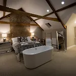 Darlington Arms By The Airport - Free Parking - Bar & Food 宾馆 4*