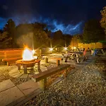 Mini-hôtel Darlington Arms By The Airport - Free Parking - Bar & Food 4*
