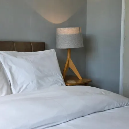 Darlington Arms By The Airport - Free Parking - Bar & Food 4* Redhill (Somerset)