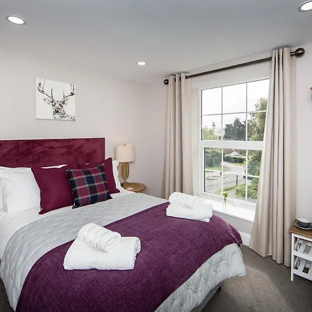Darlington Arms By The Airport - Free Parking - Bar & Food
