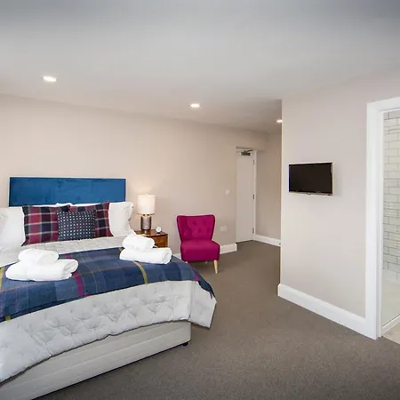 Darlington Arms By The Airport - Free Parking - Bar & Food 여관