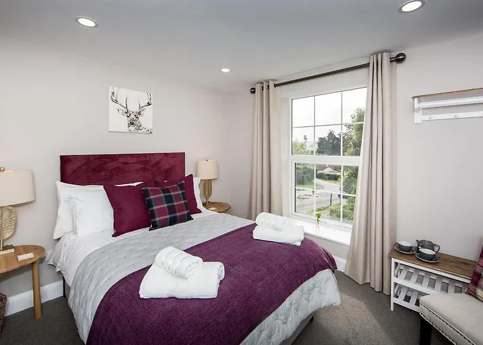 Darlington Arms By The Airport - Free Parking -bar & Food