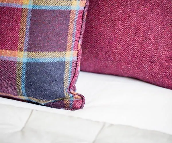 Darlington Arms By The Airport - Free Parking -bar & Food Inn Redhill (Somerset)