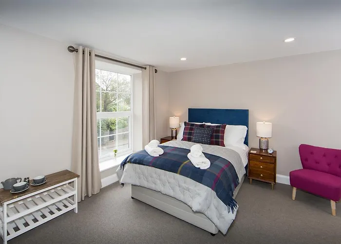 Darlington Arms By The Airport - Free Parking -bar & Food Inn