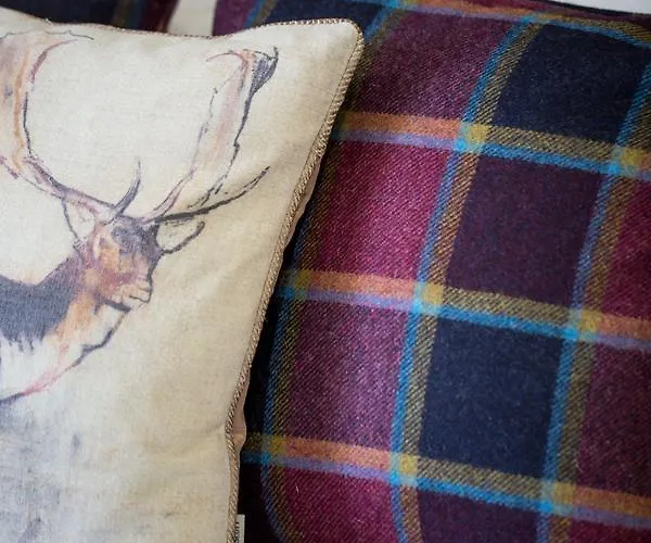 Darlington Arms By The Airport - Free Parking -bar & Food 4*