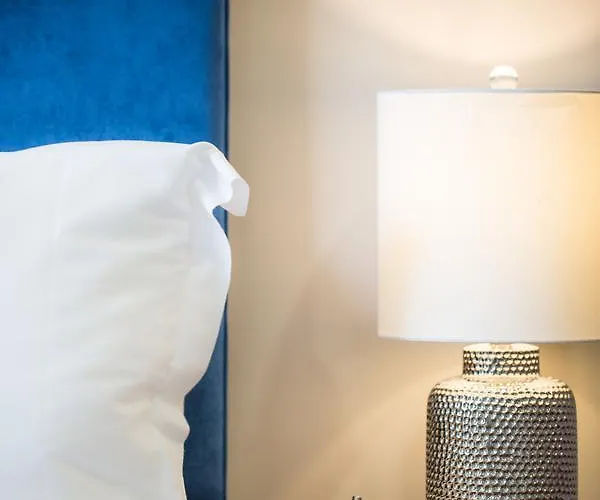 宾馆 Darlington Arms By The Airport - Free Parking -bar & Food