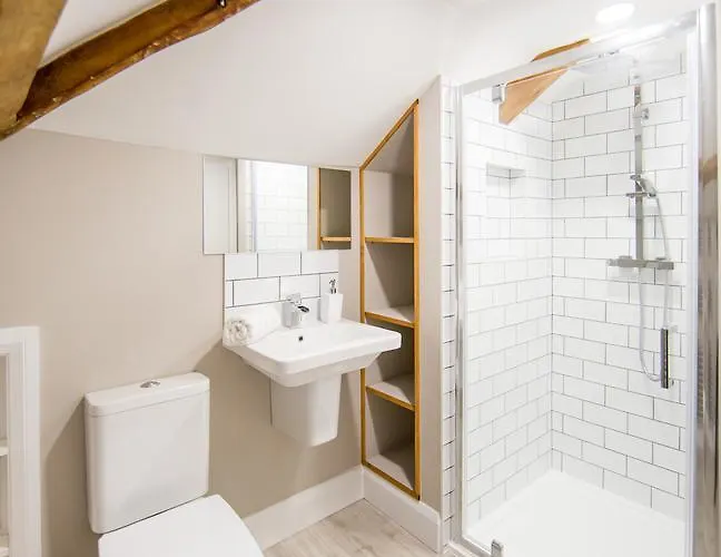 Darlington Arms By The Airport - Free Parking -bar & Food Redhill (Somerset)