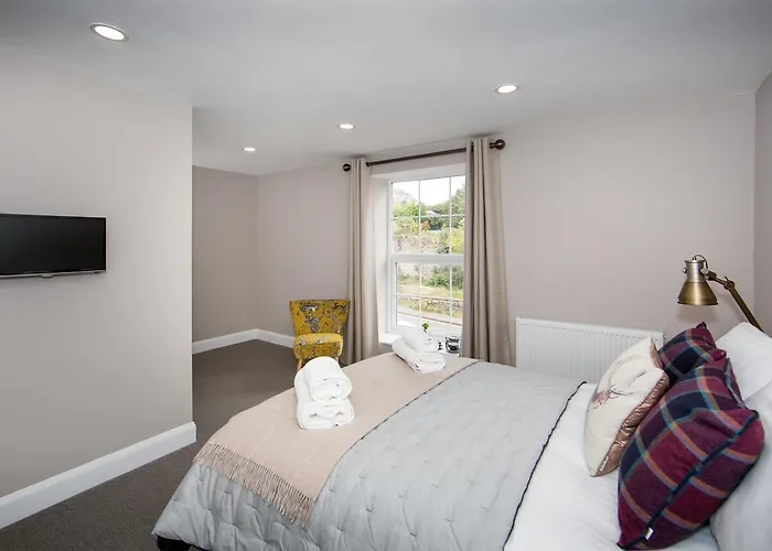 Darlington Arms By The Airport - Free Parking -bar & Food Inn