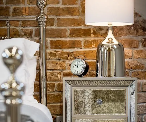 Мініготель Darlington Arms By The Airport - Free Parking -bar & Food Redhill (Somerset)