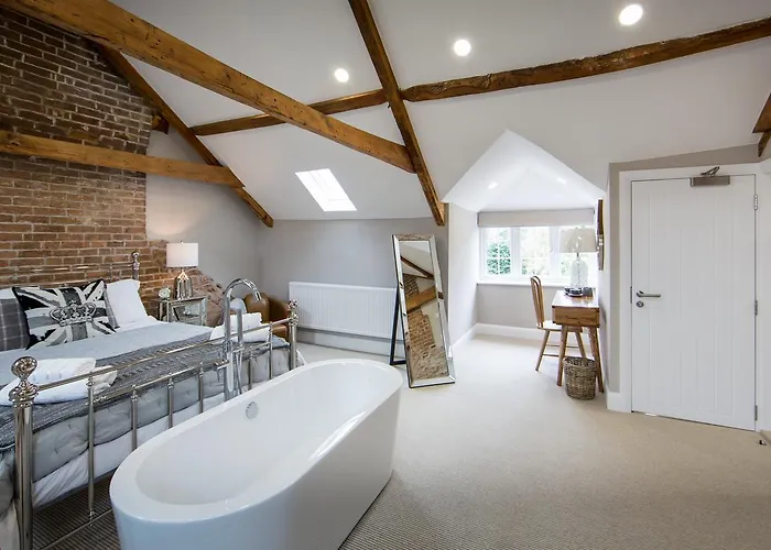 Inn Darlington Arms By The Airport - Free Parking -bar & Food 4*