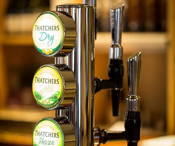 Darlington Arms By The Airport - Free Parking -bar & Food