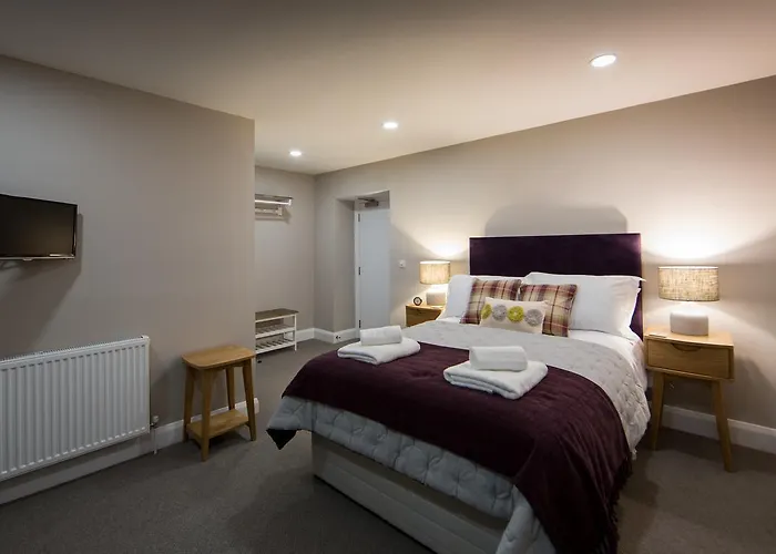 Darlington Arms By The Airport - Free Parking -bar & Food Redhill (Somerset)