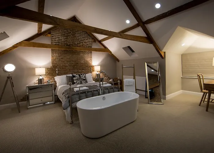 Darlington Arms By The Airport - Free Parking -bar & Food Мініготель 4*