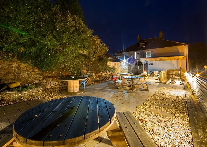 Darlington Arms By The Airport - Free Parking -bar & Food 4*