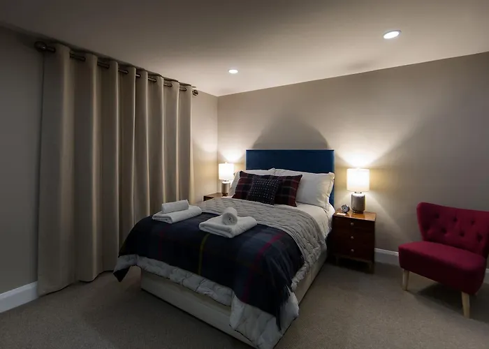 Darlington Arms By The Airport - Free Parking -bar & Food Inn Redhill (Somerset)