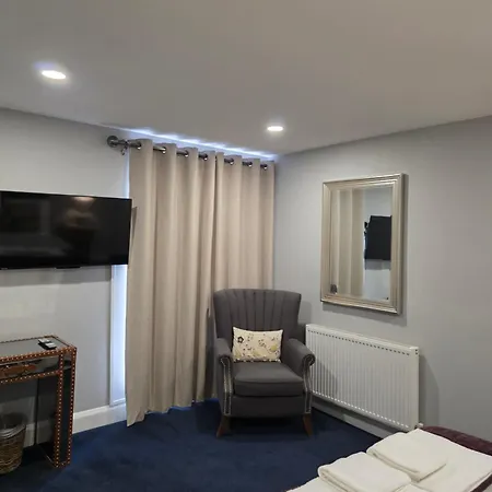 Darlington Arms By The Airport - Free Parking - Bar & Food 4*