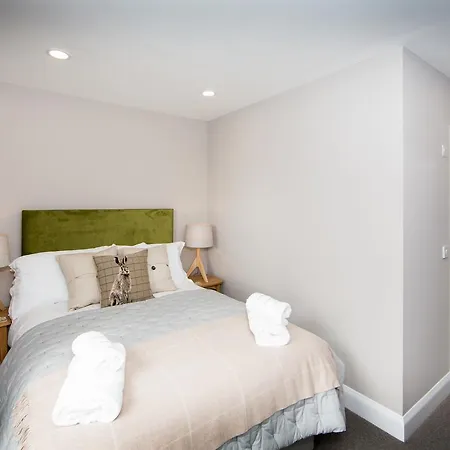 Darlington Arms By The Airport 4*