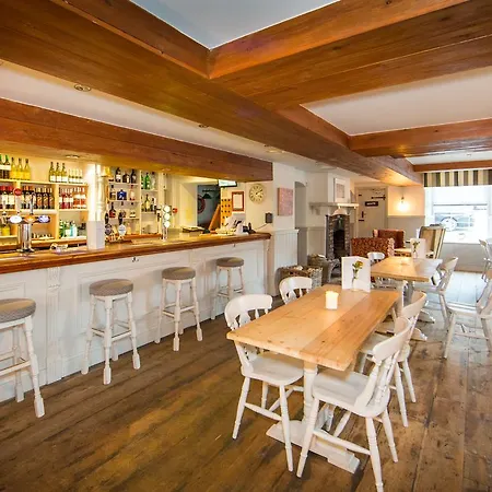 Darlington Arms By The Airport 4* Redhill (Somerset)